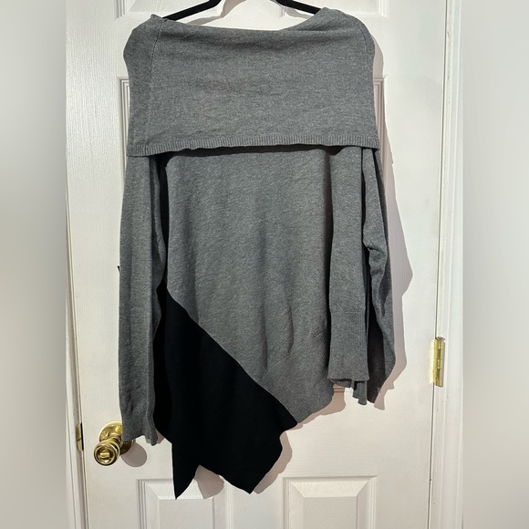 NWT Verve Ami Gray and Black Off-Shoulder Sweater 2X - Picture 11 of 15